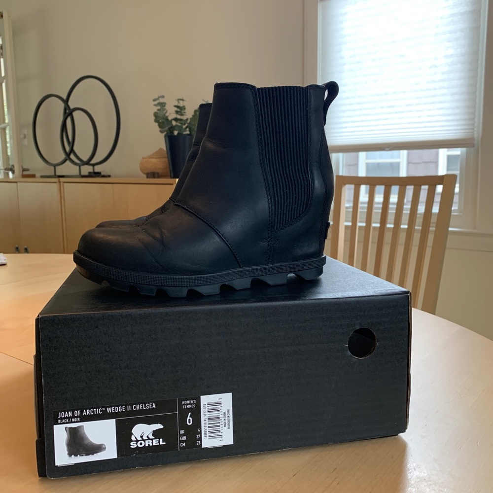 Sorel Joan of Arc Wedge ll Chelsea boots